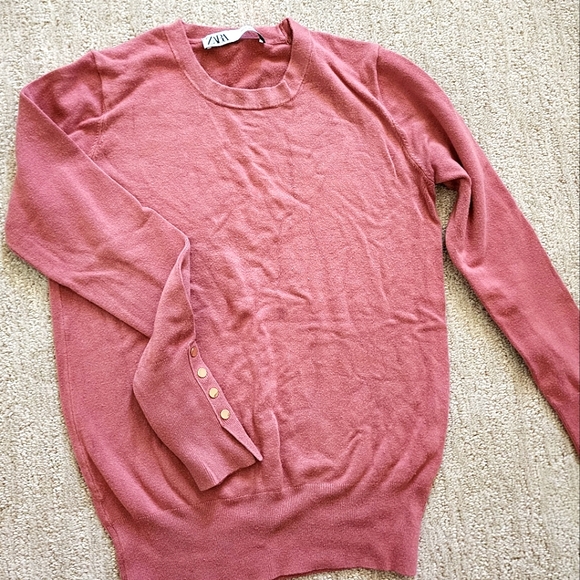 Zara Sweaters - Zara crew neck sweater in raspberry color with gold buttons